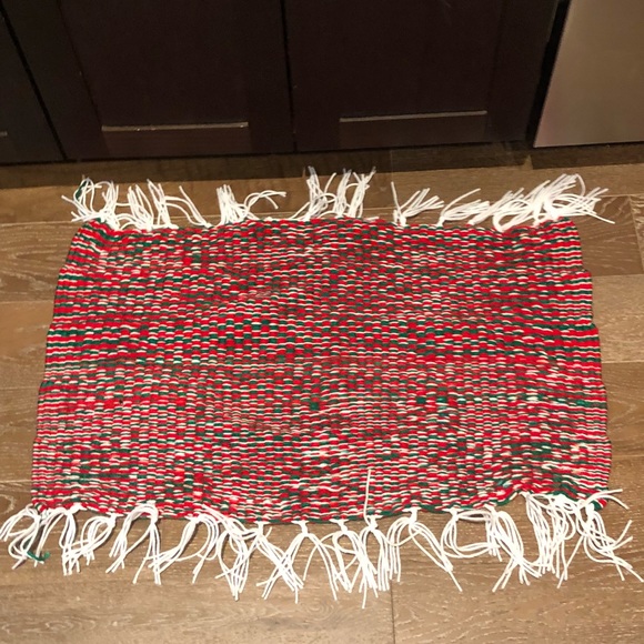 Handmade Christmas Rug - Picture 1 of 2